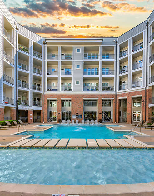 Pool at MAA Acklen