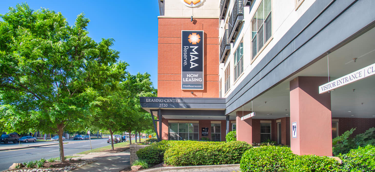 MAA South Park, Luxury Apartments in Charlotte, NC