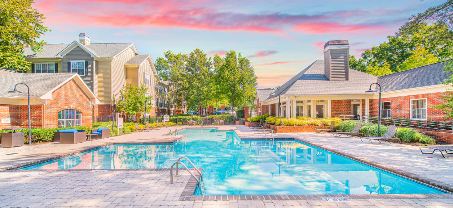 Colonial Grand at Crabtree Luxury Apartments Raleigh, NC MAA