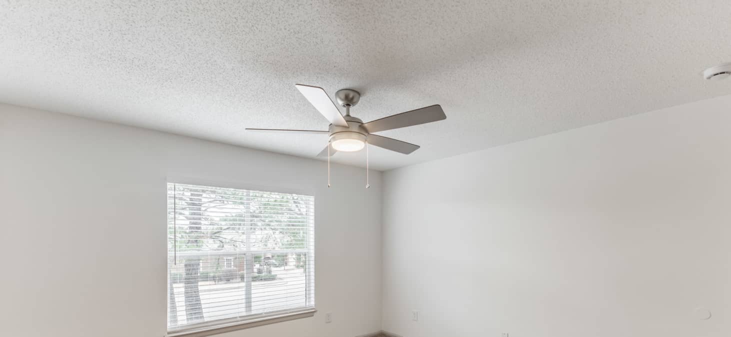Living room at MAA Providence Main luxury apartment homes in Huntsville, AL