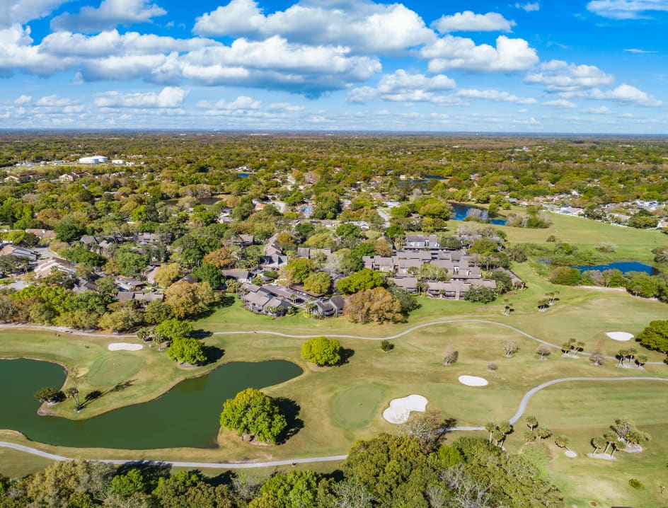 Grounds at The Links at Carrollwood luxury apartment homes in Tampa, FL