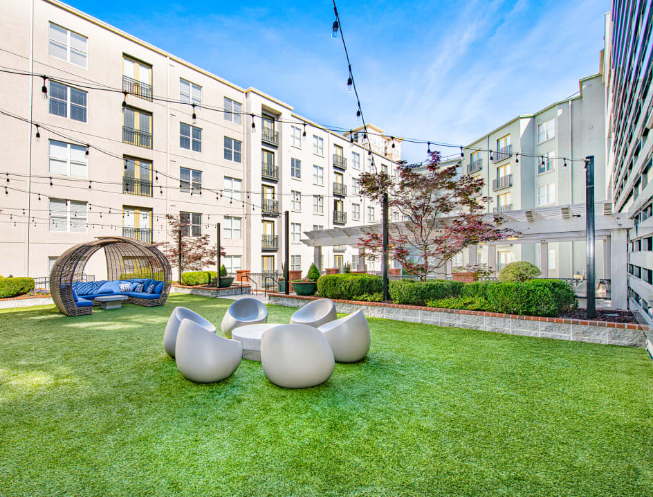 Courtyard at MAA Buckhead luxury apartment homes in Atlanta, GA