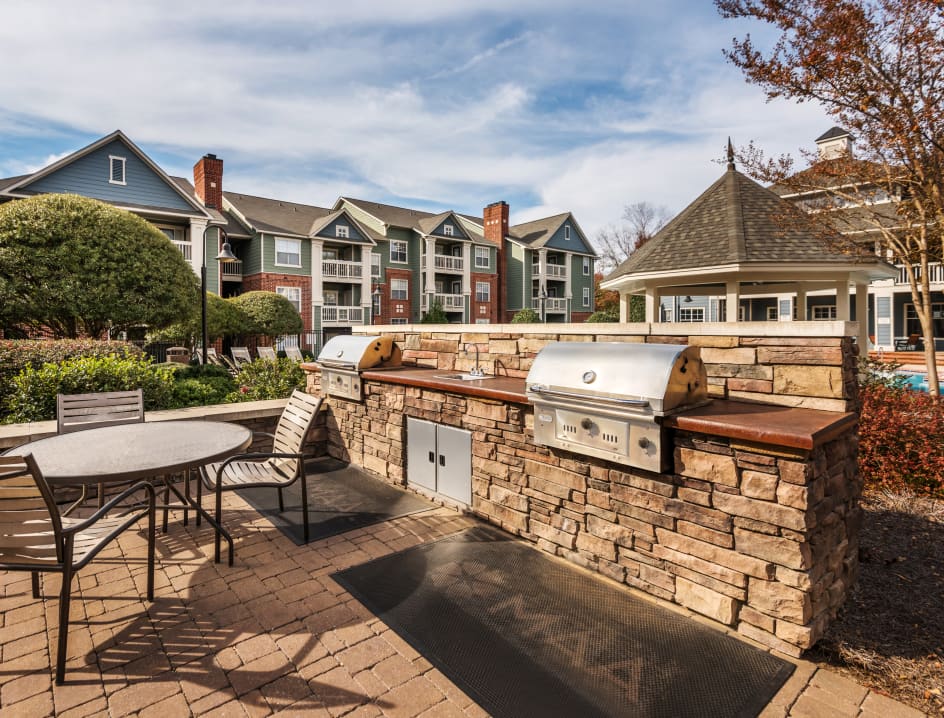 Grilling Area at MAA Chancellor Park luxury apartment homes in Charlotte, NC