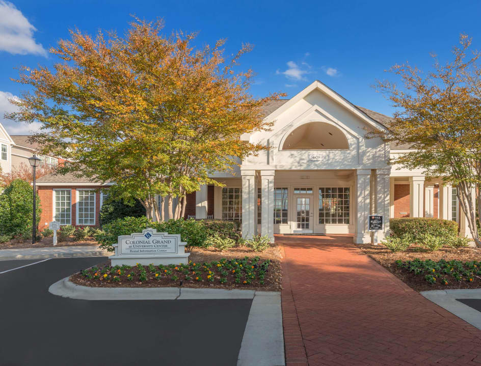 Clubhouse Exterior at MAA City Grand luxury apartment homes in Charlotte, NC