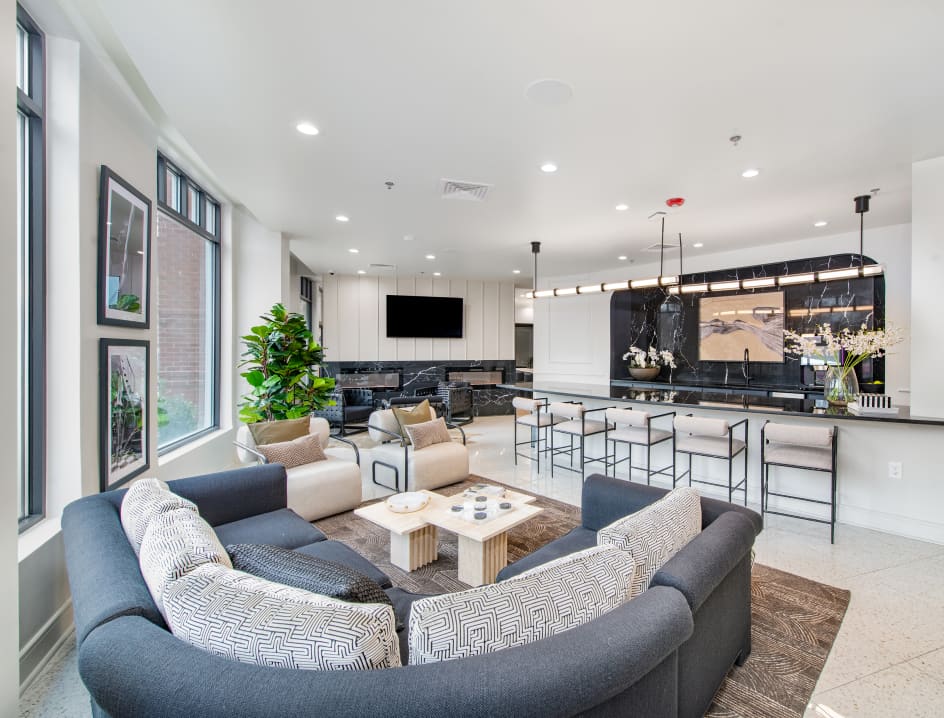 Resident lounge at MAA Gateway in Raleigh, NC