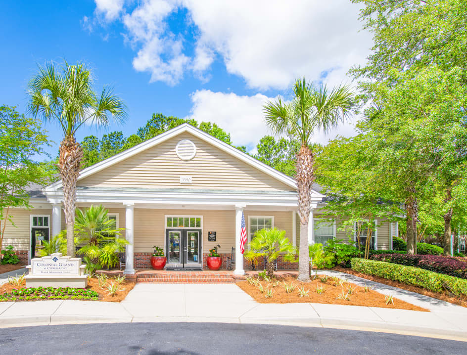 Clubhouse at Colonial Grand at Cypress Cove luxury apartment homes in Charleston, SC