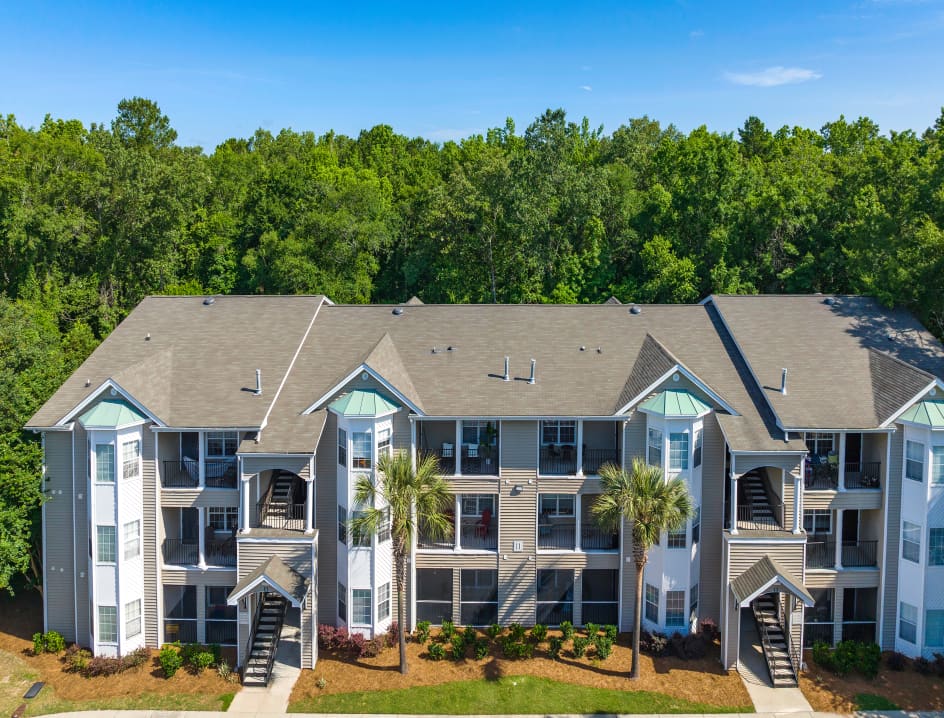 Exterior Building at MAA Cypress Cove in Charleston, SC