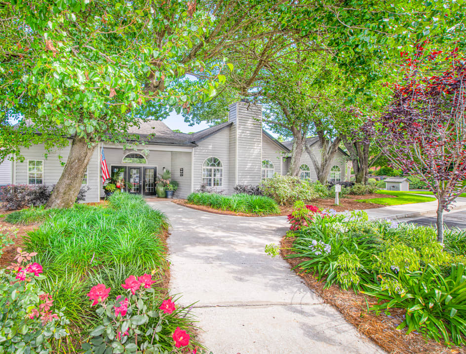Exterior at MAA Hampton Pointe luxury apartment homes in Charleston, SC