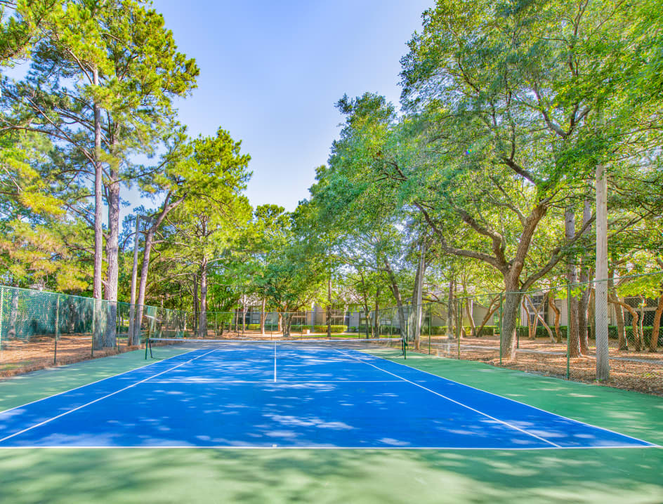 Tennis Courtat Runaway Bay luxury apartment homes in Charleston, SC