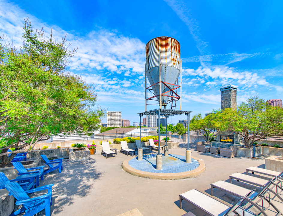 Rooftop seating at MAA Heights luxury apartment homes in Dallas, TX