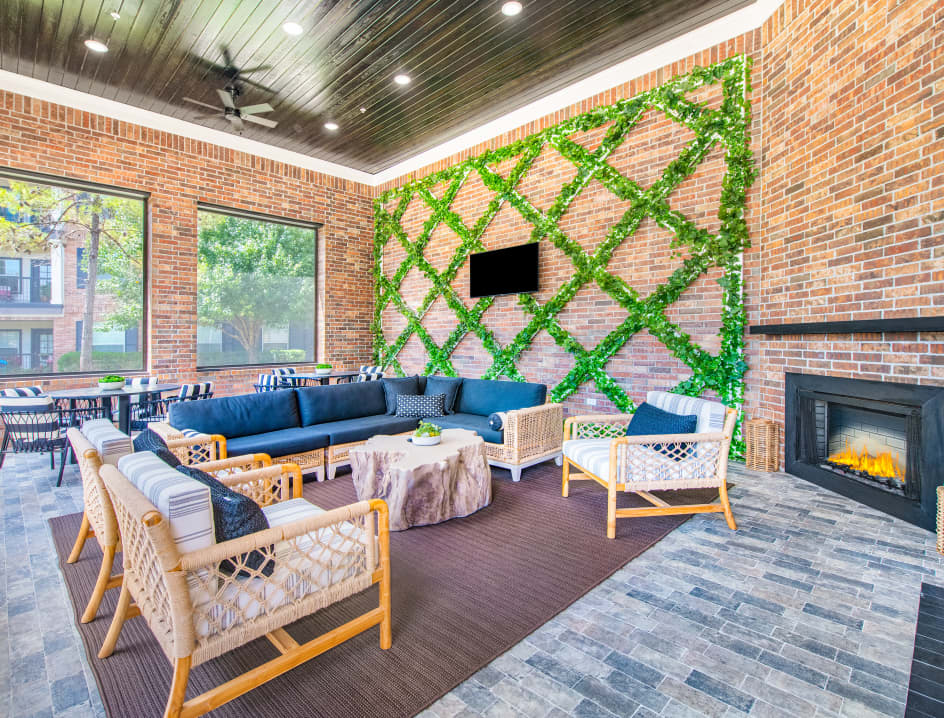 Outdoor patio at Grand Cypress luxury apartment homes in Houston, TX
