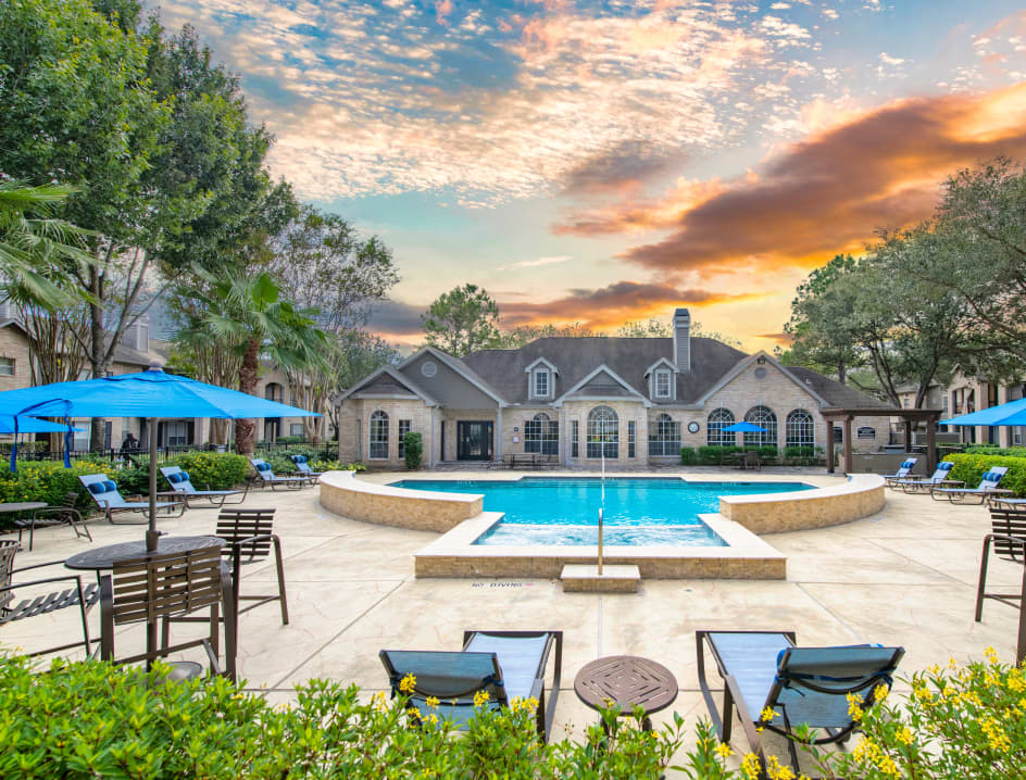 Pool at Park Place Houston luxury apartment homes in Houston, TX