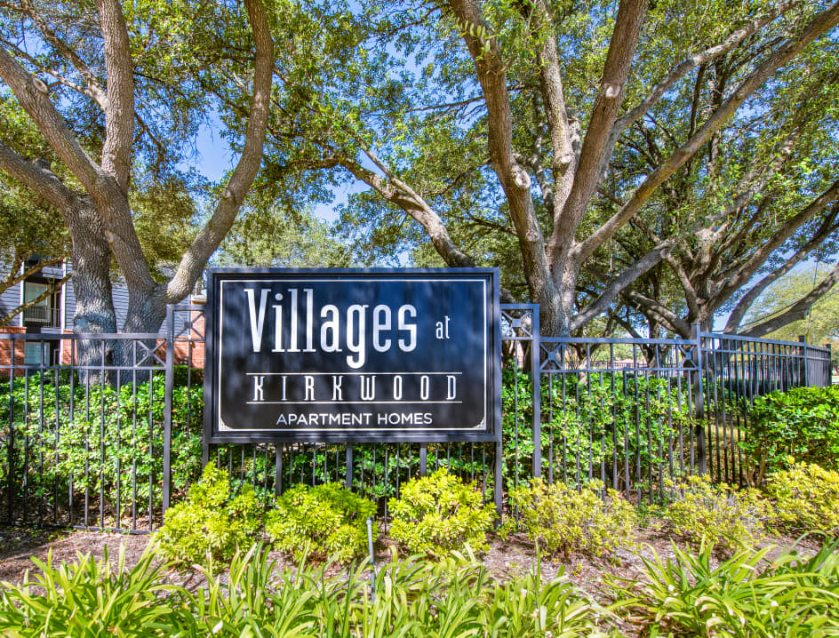 Exterior Signage at MAA Kirkwood in Houston, TX