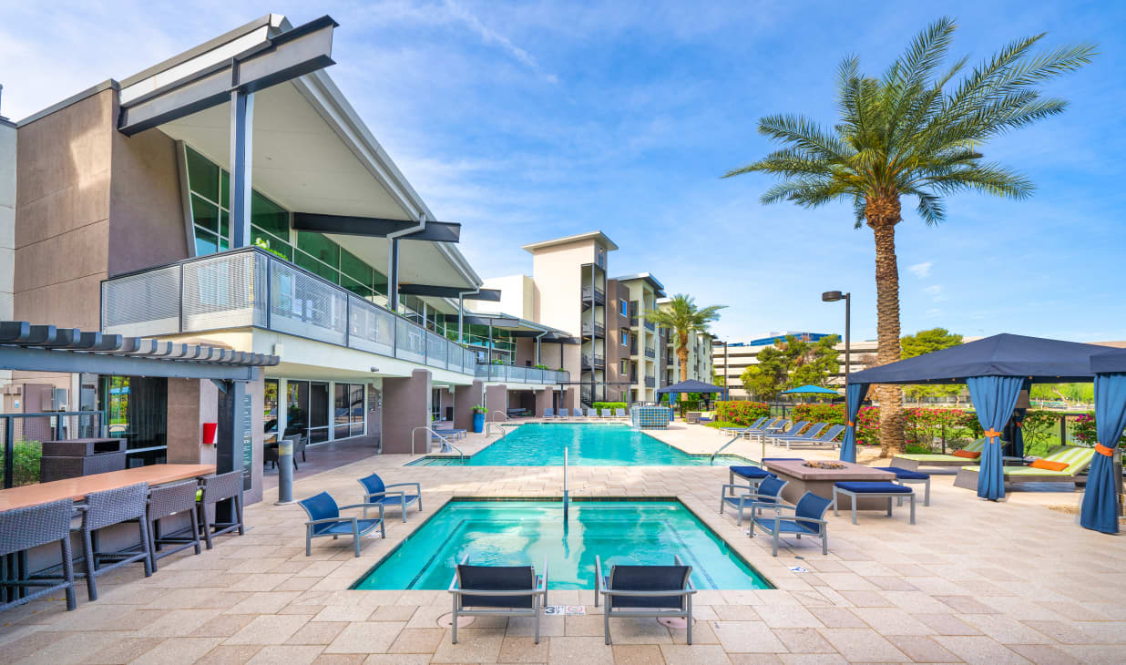 Pool at MAA Fountainhead luxury apartment homes in Tempe, AZ