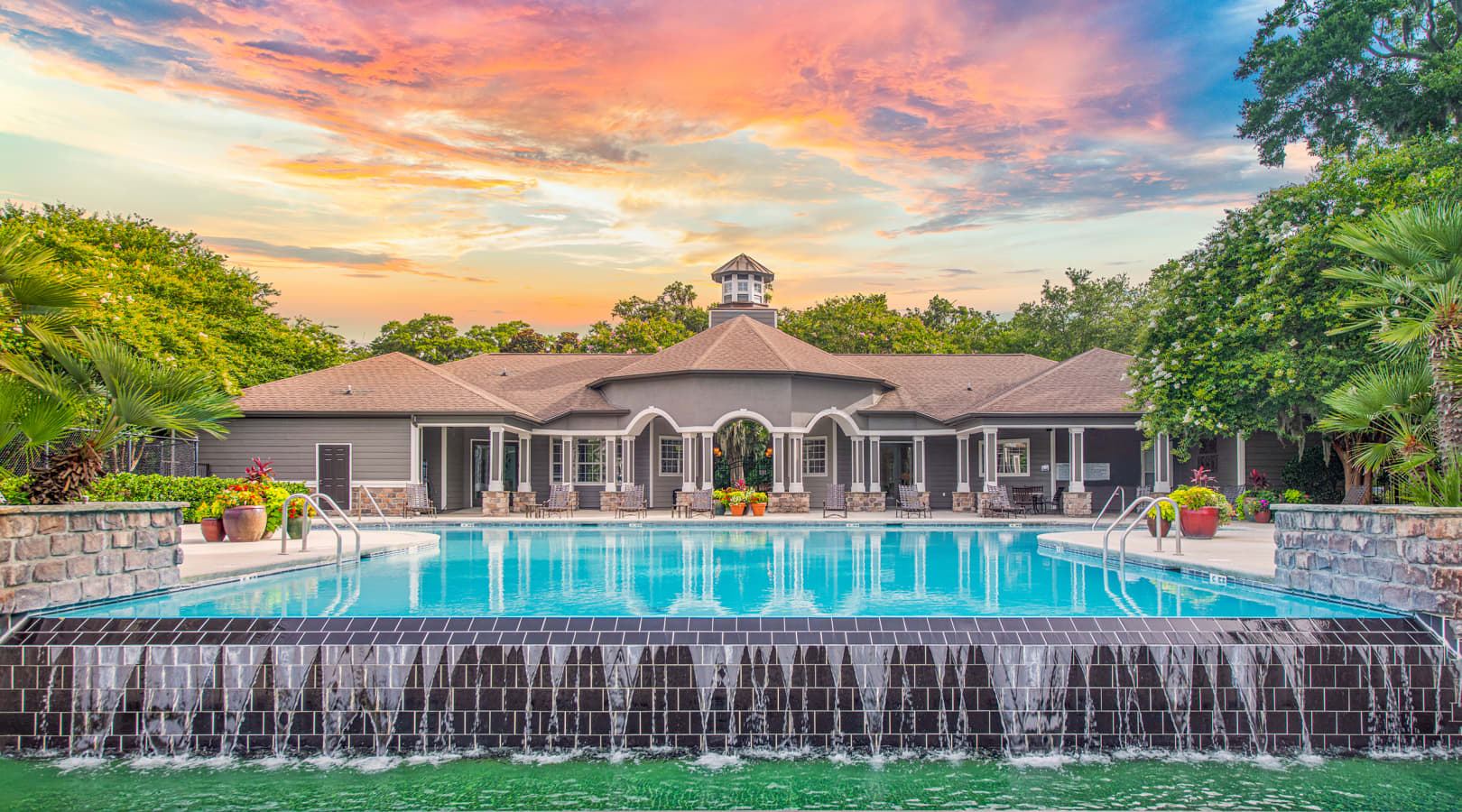 Stunning pool at Oaks at Wilmington Island luxury apartment homes in Savannah, GA