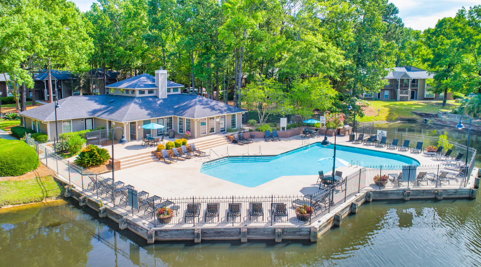 Colonial Village At Westchase Luxury Apartments For Rent In West Ashley Near Charleston Sc Maa