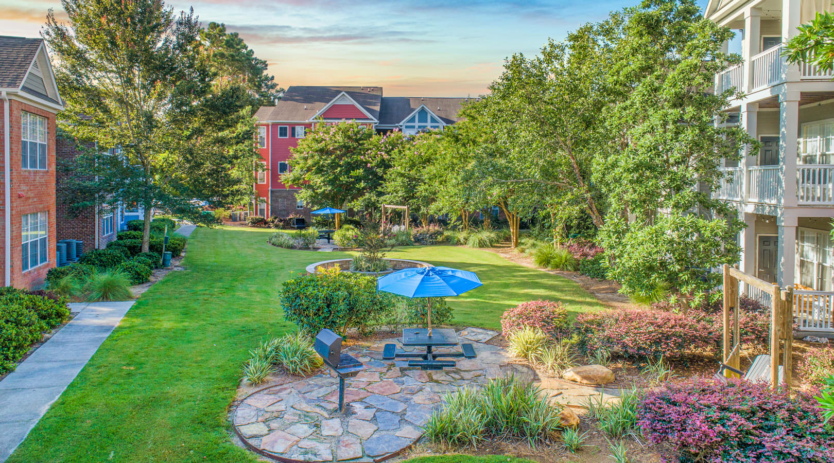 Grounds at MAA Farm Springs luxury apartment homes in Summerville, SC