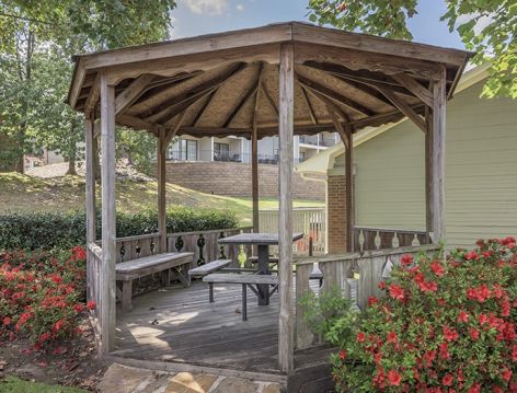 Exterior Gazebo at Westside Creek luxury apartment homes in Little Rock, AR