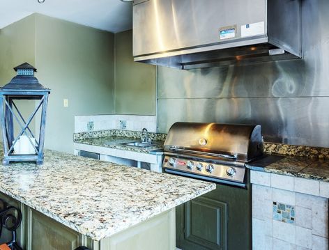 Pool and Grill at Verandas at Southwood luxury apartment homes in Tallahassee, FL