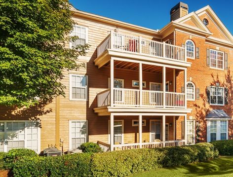 Exterior at Colonial Grand at River Oaks luxury apartment homes in Atlanta, GA