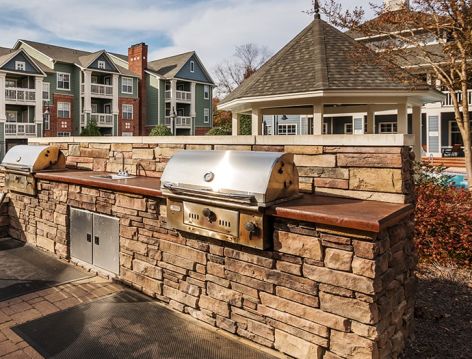Grilling Area at Colonial Village at Chancellor Park luxury apartment homes in Charlotte, NC