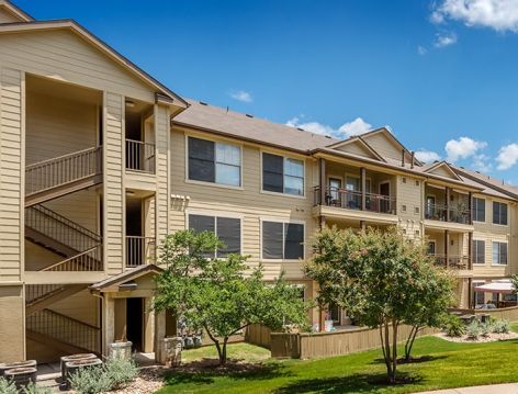 Exterior 4 at Legacy at Western Oaks luxury apartment homes in Austin, TX