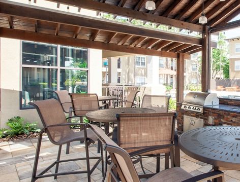 Outdoor entertaining area at Legacy Pines luxury apartment homes in Houston, TX