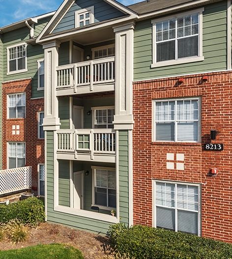 Exterior 2 at Colonial Village at Chancellor Park luxury apartment homes in Charlotte, NC