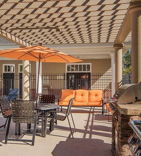 Grill Area at Colonial Grand at Cypress Cove luxury apartment homes in Charleston, SC