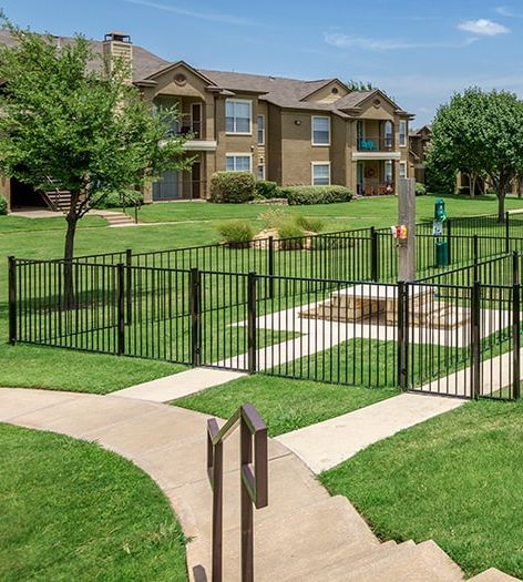 Dog park at Boulder Ridge luxury apartment homes in Dallas, TX