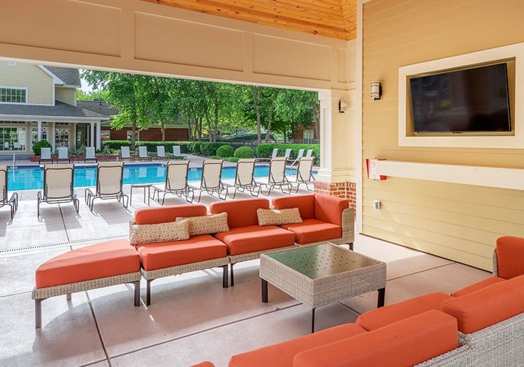 Patio at Colonial Grand at Bellevue luxury apartment homes in Nashville, TN