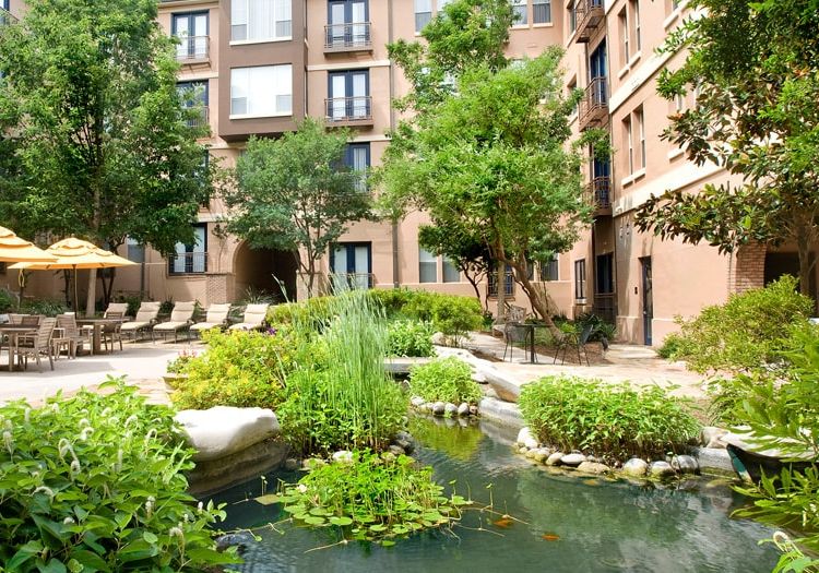 The courtyard at Post Addison Circle luxury apartment homes in Dallas, TX