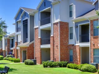 985 Luxury Apartments for Rent in Dallas & Fort Worth, Texas - MAA