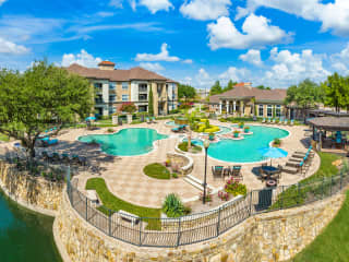 985 Luxury Apartments for Rent in Dallas & Fort Worth, Texas - MAA
