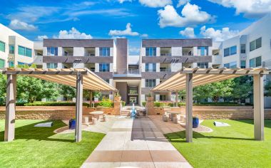 Courtyard at MAA SkySong luxury apartment homes in Scottsdale, AZ