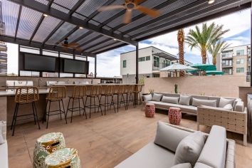 Outdoor lounge at MAA Val Vista luxury apartment homes in Phoenix, AZ