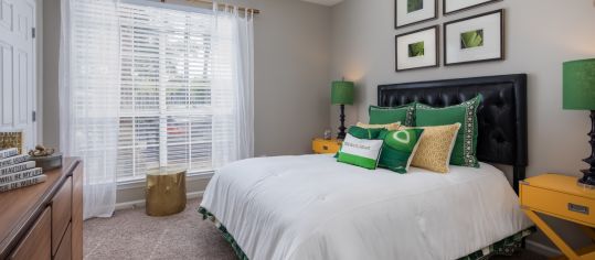 Bedroom at MAA Bay View luxury apartment homes in Tampa, FL