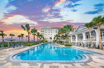 Pool at MAA Breakwater luxury apartment homes in Tamps, FL