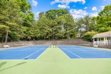 Tennis at MAA Pleasant Hill luxury apartment homes in Duluth, GA