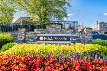 Signage at MAA Pinnacle luxury apartment homes in Lexington, KY