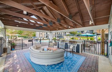 Grill Area at MAA Pinnacle luxury apartment homes in Lexington, KY