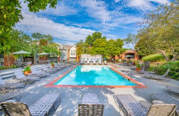 Pool at MAA Mansion luxury apartment homes in Raleigh, NC