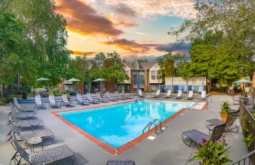 Pool at MAA Mansion luxury apartment homes in Raleigh, NC