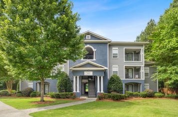 Building at MAA Prosperity Creek luxury apartment homes in Charlotte, NC