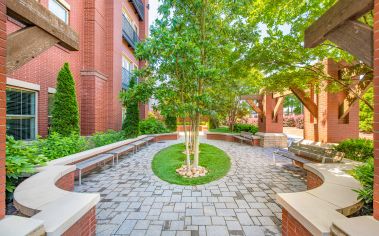 Courtyard at MAA Reserve luxury apartment homes in Charlotte, NC