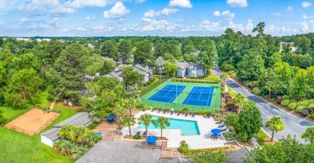 Grounds at MAA Hampton Pointe luxury apartment homes in Charleston, SC