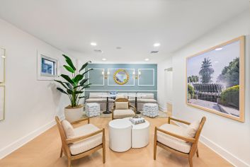 Lounge at MAA Runaway Bay luxury apartment homes in Mt. Pleasant, SC