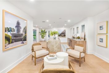 Lounge at MAA Runaway Bay luxury apartment homes in Mt. Pleasant, SC