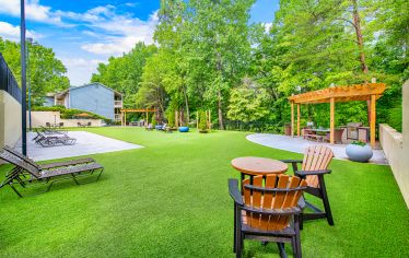 Green space and grills at Windridge luxury apartment homes in Chattanooga, TN