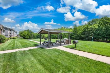 Grilling area at MAA Murfreesboro luxury apartment homes in Murfreesboro, TN